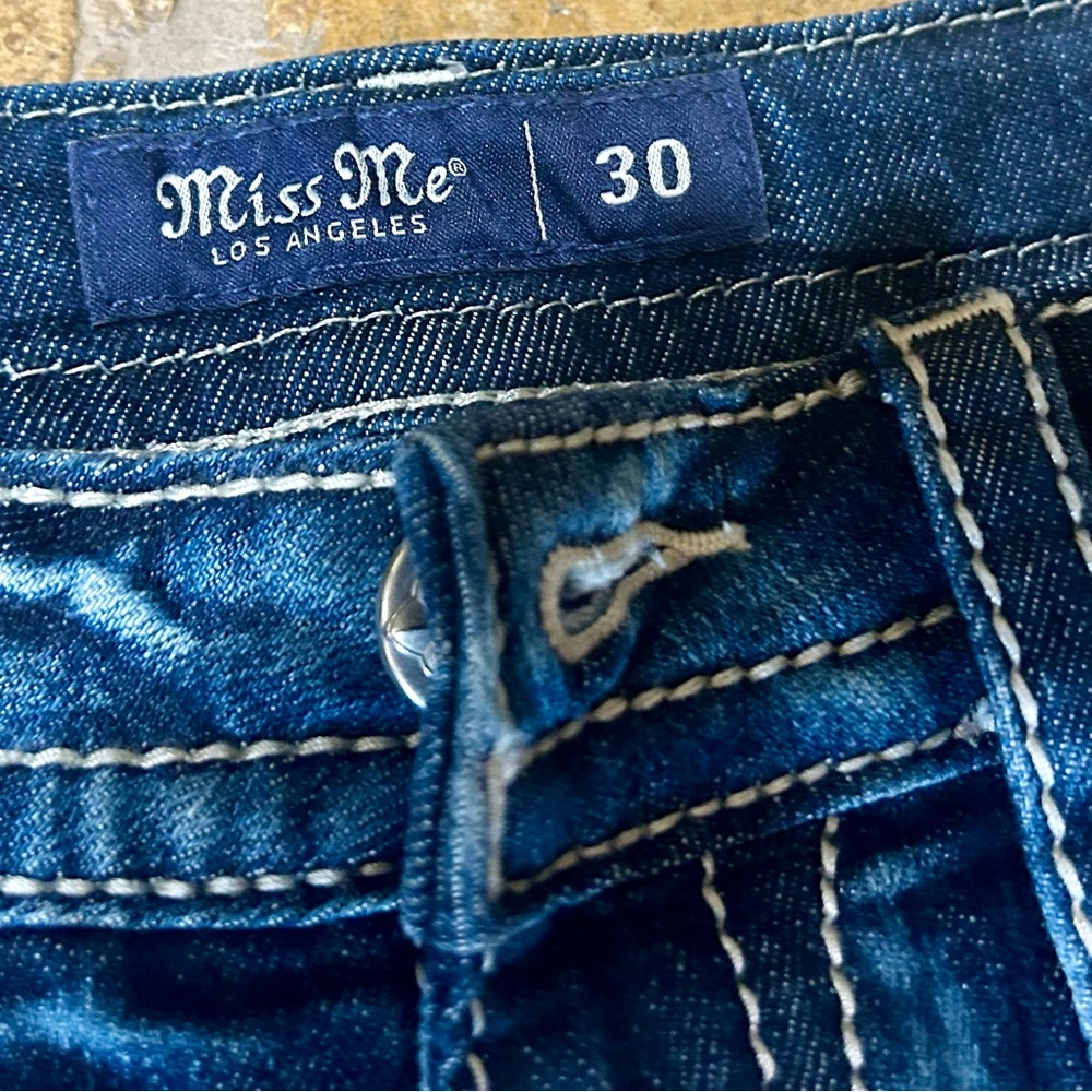 Miss Me Shorts size 30